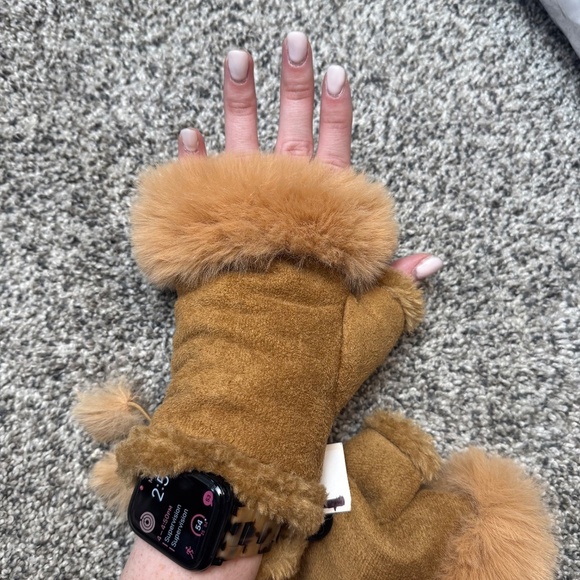 NWT Hand Warmers / Gloves - Picture 10 of 10